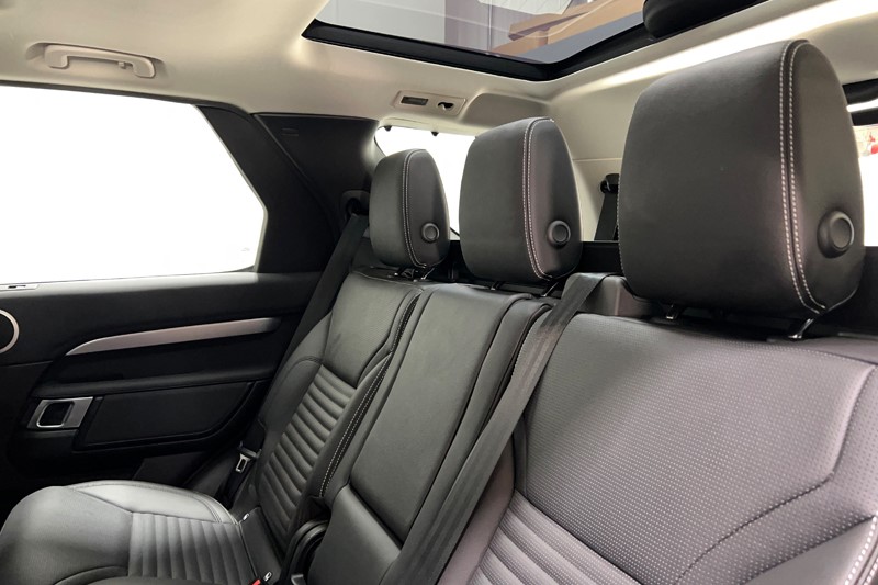 2023 (23) LAND ROVER DISCOVERY 3.0 D300 S 5dr Auto 5210383