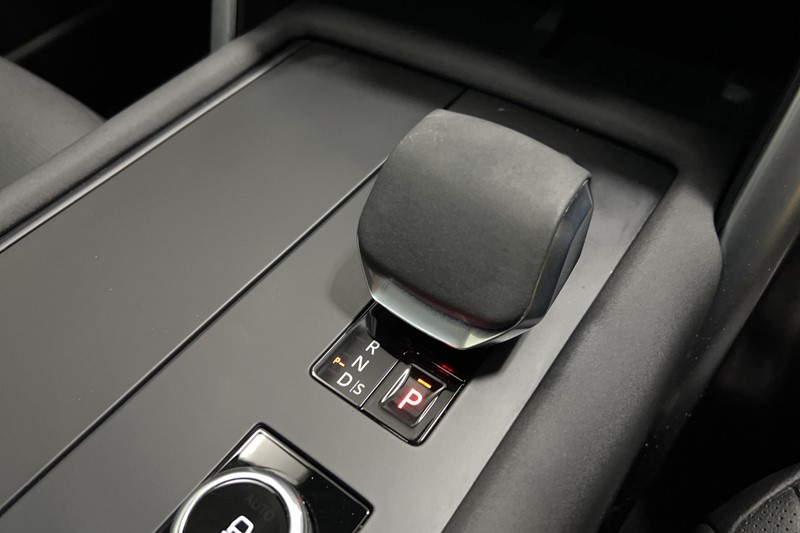 2023 (23) LAND ROVER DISCOVERY 3.0 D300 S 5dr Auto 5210366