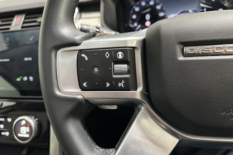 2025 (74) LAND ROVER DISCOVERY 3.0 D350 Dynamic SE 5dr Auto 5209529