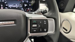 2025 (74) LAND ROVER DISCOVERY 3.0 D350 Dynamic SE 5dr Auto 5209528