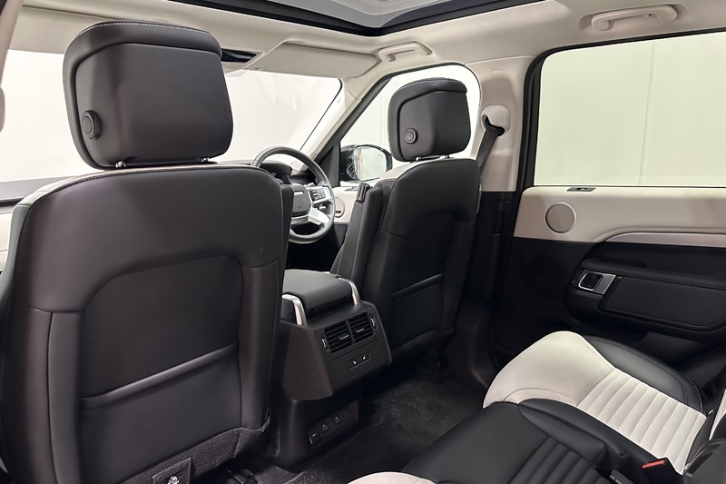 2025 (74) LAND ROVER DISCOVERY 3.0 D350 Dynamic SE 5dr Auto 5209546