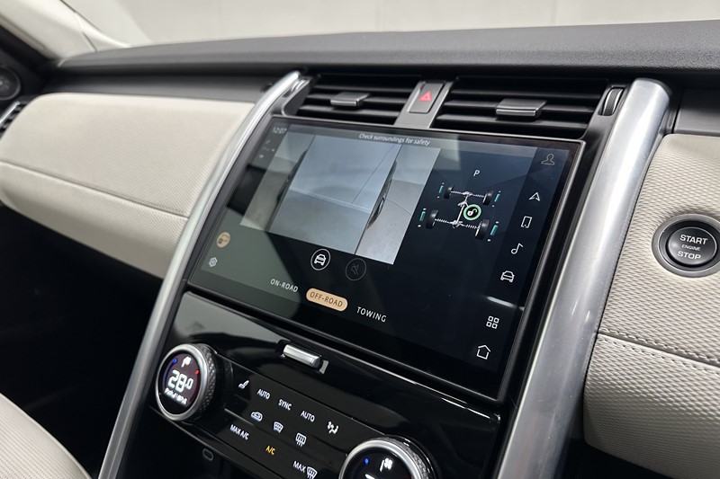 2025 (74) LAND ROVER DISCOVERY 3.0 D350 Dynamic SE 5dr Auto 5209538