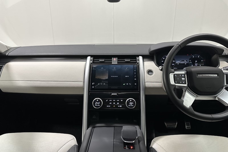 2025 (74) LAND ROVER DISCOVERY 3.0 D350 Dynamic SE 5dr Auto 5209515