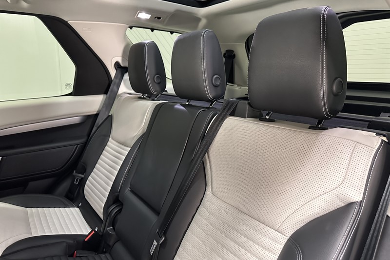 2025 (74) LAND ROVER DISCOVERY 3.0 D350 Dynamic SE 5dr Auto 5209547