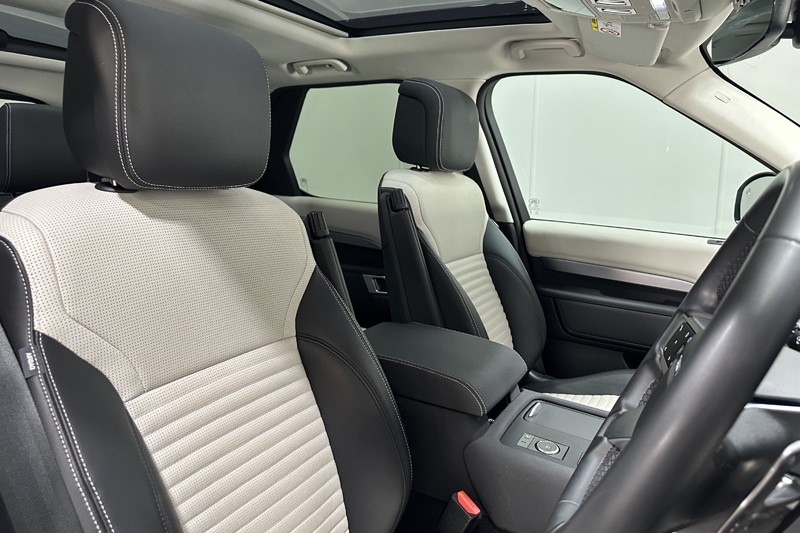 2025 (74) LAND ROVER DISCOVERY 3.0 D350 Dynamic SE 5dr Auto 5209525