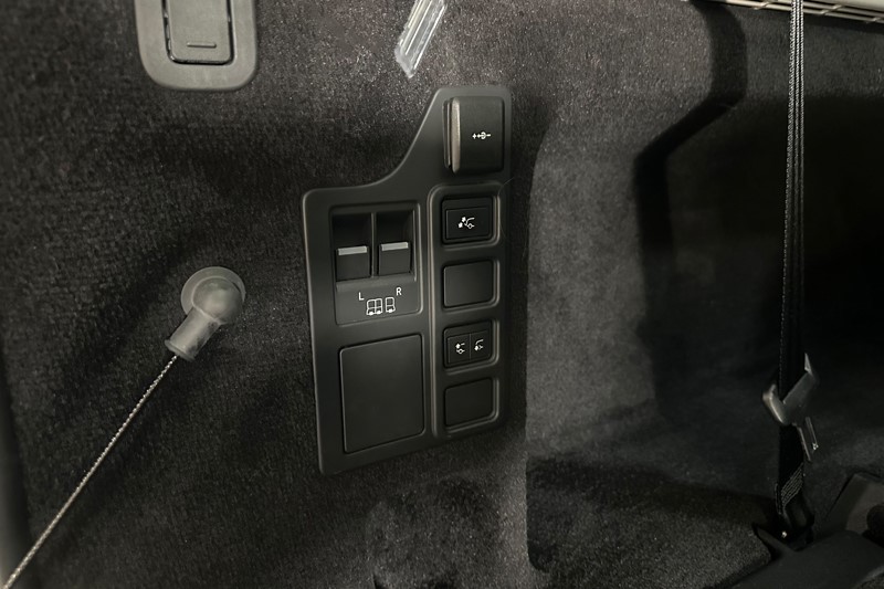 2025 (74) LAND ROVER DISCOVERY 3.0 D350 Dynamic SE 5dr Auto 5209553