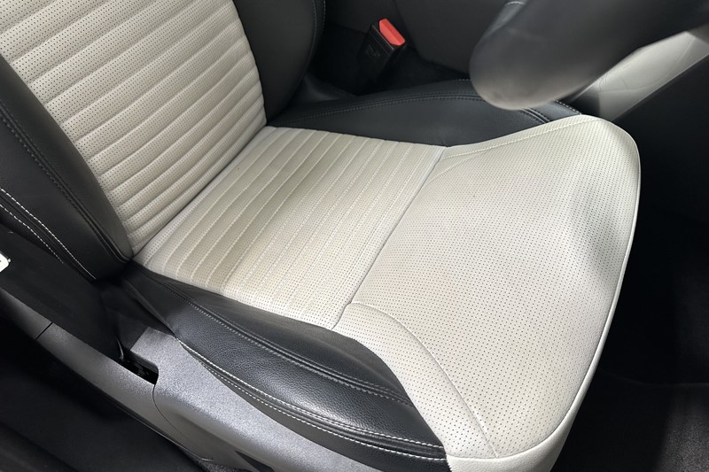 2025 (74) LAND ROVER DISCOVERY 3.0 D350 Dynamic SE 5dr Auto 5209524