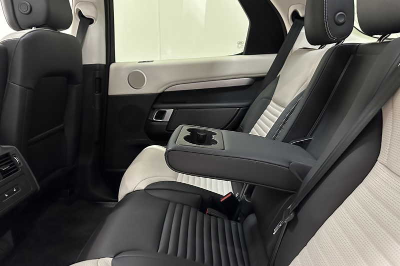 2025 (74) LAND ROVER DISCOVERY 3.0 D350 Dynamic SE 5dr Auto 5209548