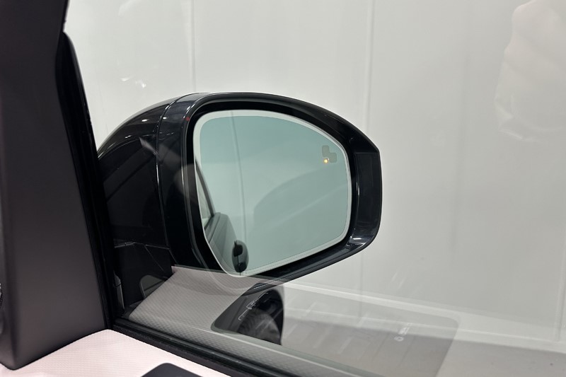 2025 (74) LAND ROVER DISCOVERY 3.0 D350 Dynamic SE 5dr Auto 5209522