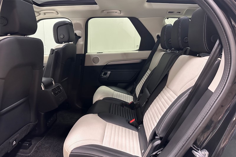 2025 (74) LAND ROVER DISCOVERY 3.0 D350 Dynamic SE 5dr Auto 5209509