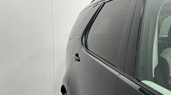 2025 (74) LAND ROVER DISCOVERY 3.0 D350 Dynamic SE 5dr Auto 5209558