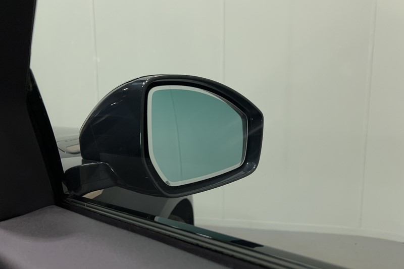 2023 (23) LAND ROVER RANGE ROVER VELAR 2.0 P250 R-Dynamic S 5dr Auto 5210899