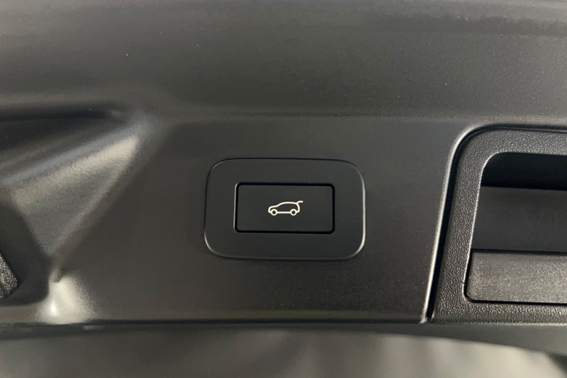 2023 (23) LAND ROVER RANGE ROVER VELAR 2.0 P250 R-Dynamic S 5dr Auto 5210931