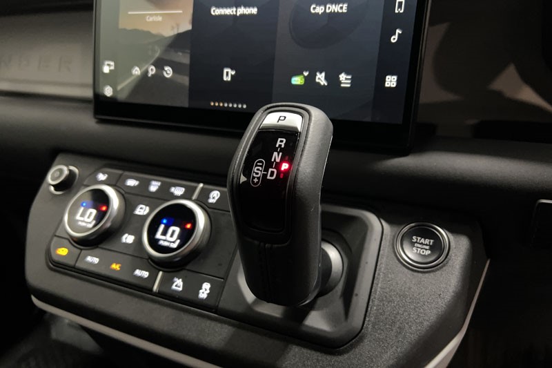 2025 (25) LAND ROVER COMMERCIAL DEFENDER 3.0 D250 Hard Top X-Dynamic SE Auto [3 Seat] 5212553