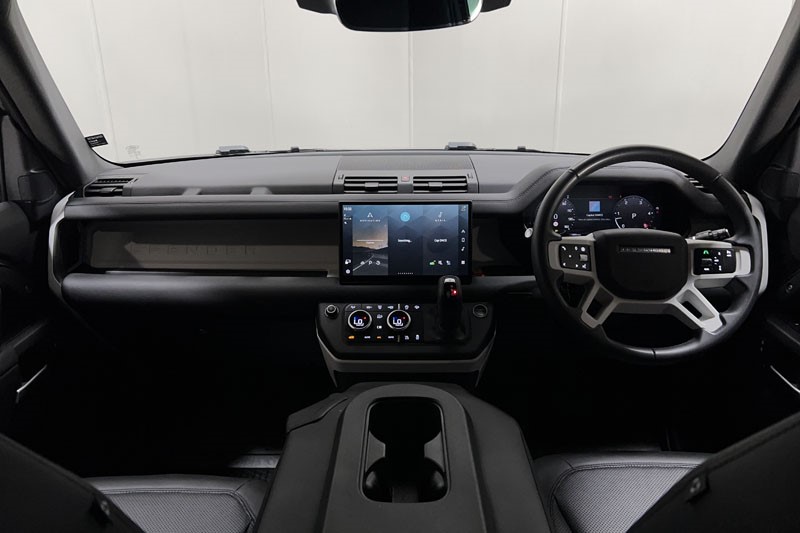 2025 (25) LAND ROVER COMMERCIAL DEFENDER 3.0 D250 Hard Top X-Dynamic SE Auto [3 Seat] 5212533