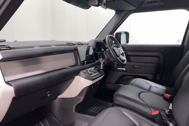 2025 (25) LAND ROVER COMMERCIAL DEFENDER 3.0 D250 Hard Top X-Dynamic SE Auto [3 Seat] 5212564