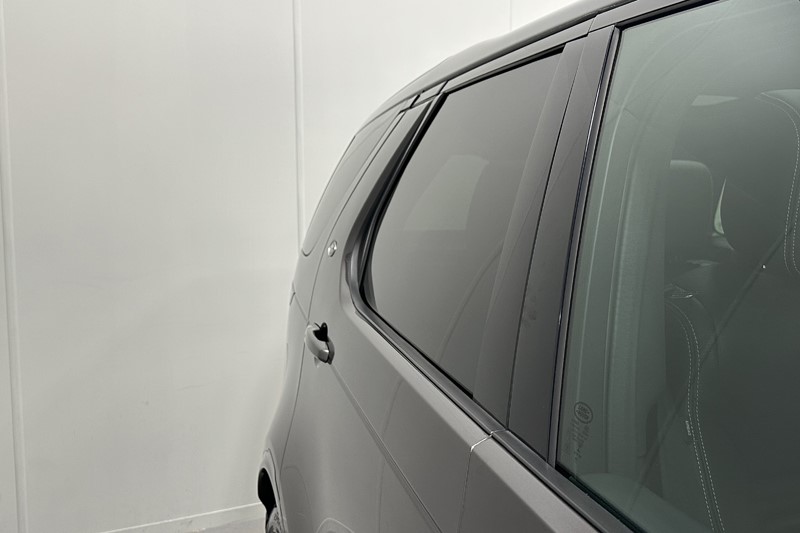 2023 (23) LAND ROVER DISCOVERY 3.0 D300 R-Dynamic SE 5dr Auto 5254825