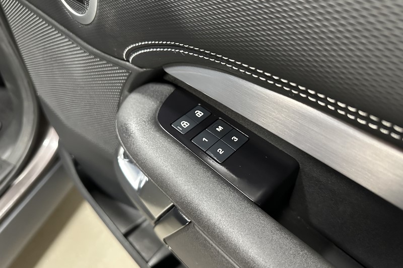 2023 (23) LAND ROVER DISCOVERY 3.0 D300 R-Dynamic SE 5dr Auto 5254784