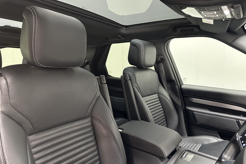 2023 (23) LAND ROVER DISCOVERY 3.0 D300 R-Dynamic SE 5dr Auto 5254788