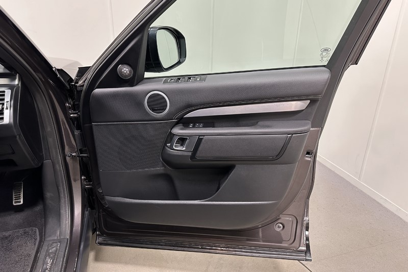 2023 (23) LAND ROVER DISCOVERY 3.0 D300 R-Dynamic SE 5dr Auto 5254782