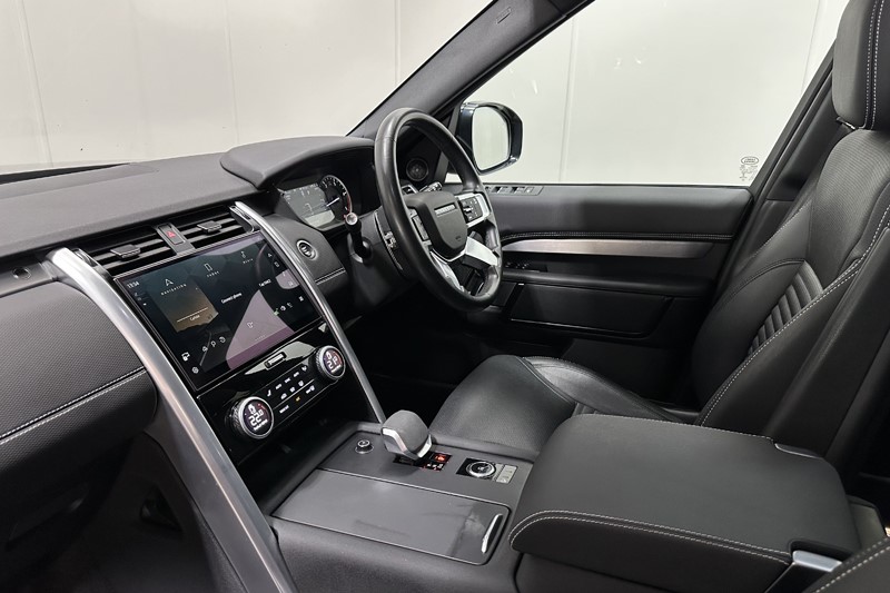 2023 (23) LAND ROVER DISCOVERY 3.0 D300 R-Dynamic SE 5dr Auto 5254809