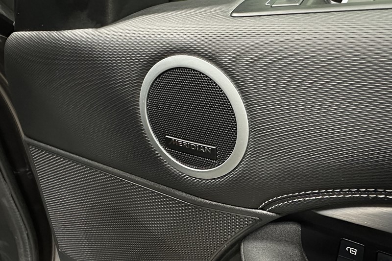 2023 (23) LAND ROVER DISCOVERY 3.0 D300 R-Dynamic SE 5dr Auto 5254786