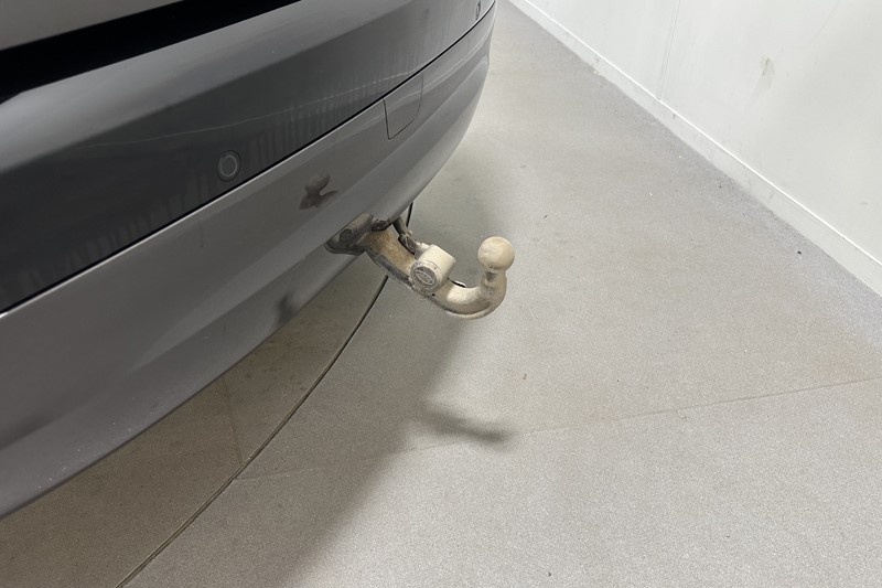 2023 (23) LAND ROVER DISCOVERY 3.0 D300 R-Dynamic SE 5dr Auto 5254816