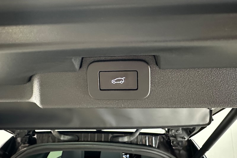 2023 (23) LAND ROVER DISCOVERY 3.0 D300 R-Dynamic SE 5dr Auto 5254821