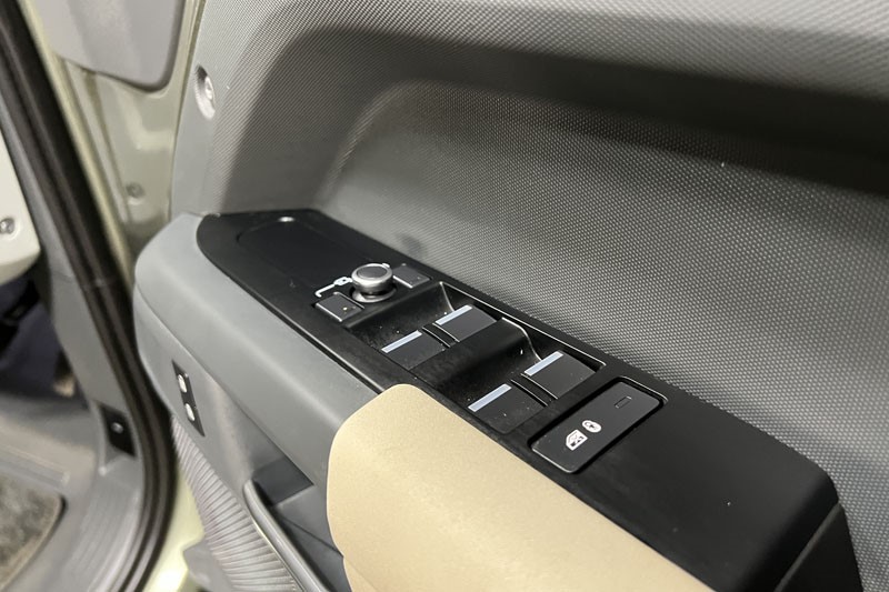 2022 (22) LAND ROVER DEFENDER 2.0 P400e X-Dynamic S 110 5dr Auto 5225843