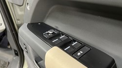 2022 (22) LAND ROVER DEFENDER 2.0 P400e X-Dynamic S 110 5dr Auto 5225843