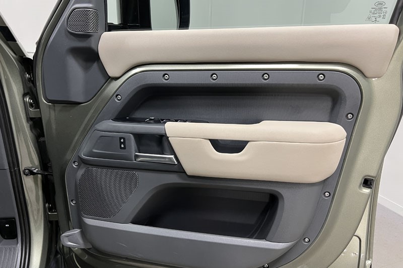 2022 (22) LAND ROVER DEFENDER 2.0 P400e X-Dynamic S 110 5dr Auto 5225842