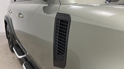 2022 (22) LAND ROVER DEFENDER 2.0 P400e X-Dynamic S 110 5dr Auto 5225870