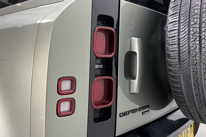 2022 (22) LAND ROVER DEFENDER 2.0 P400e X-Dynamic S 110 5dr Auto 5225865