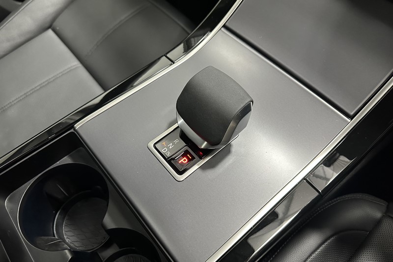 2024 (24) LAND ROVER RANGE ROVER VELAR 2.0 D200 MHEV Dynamic SE 5dr Auto 5227717