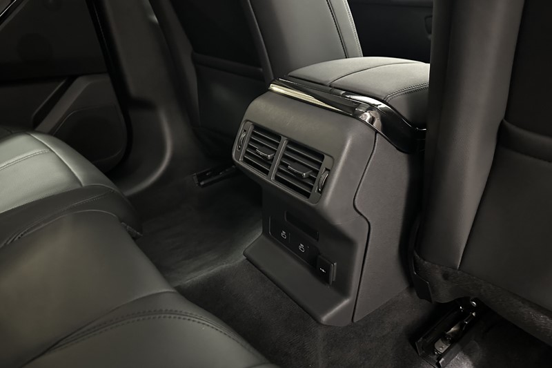 2024 (24) LAND ROVER RANGE ROVER VELAR 2.0 D200 MHEV Dynamic SE 5dr Auto 5227705