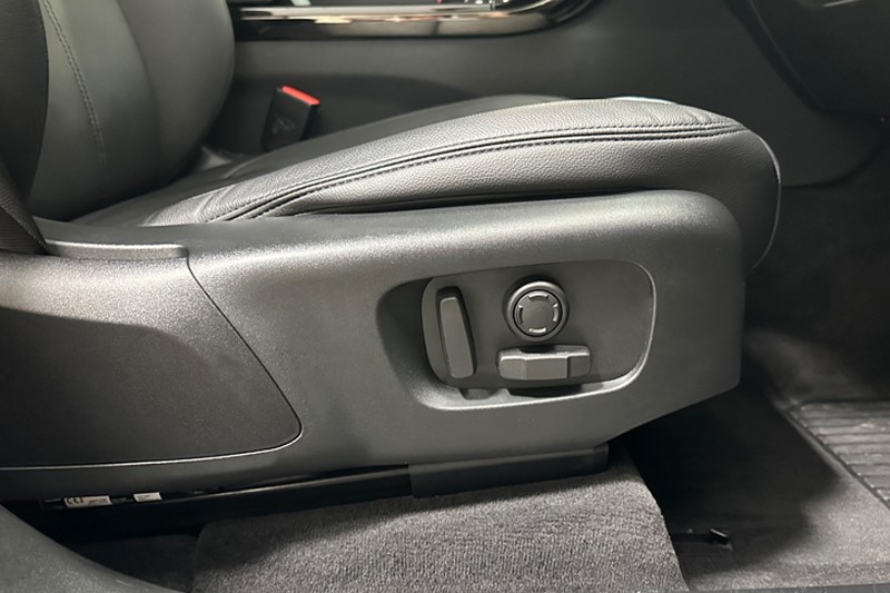 2024 (24) LAND ROVER RANGE ROVER VELAR 2.0 D200 MHEV Dynamic SE 5dr Auto 5227709