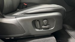 2024 (24) LAND ROVER RANGE ROVER VELAR 2.0 D200 MHEV Dynamic SE 5dr Auto 5227709