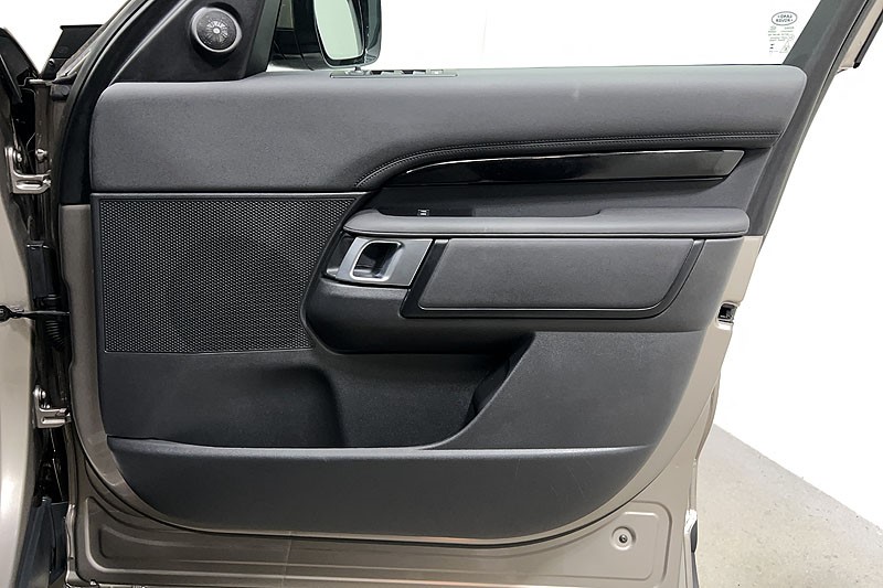 2023 (23) LAND ROVER DISCOVERY 3.0 D300 S 5dr Auto 5225582