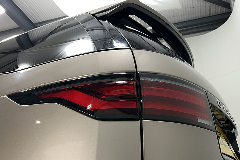 2023 (23) LAND ROVER DISCOVERY 3.0 D300 S 5dr Auto 5225617