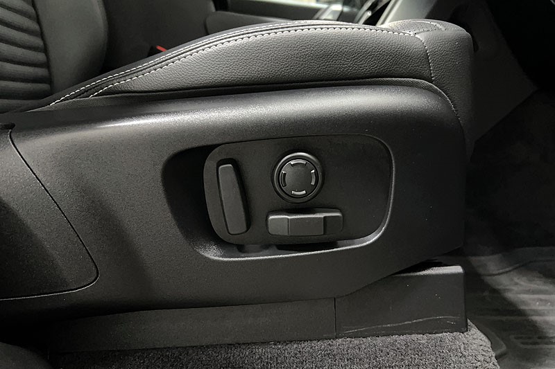 2023 (23) LAND ROVER DISCOVERY 3.0 D300 S 5dr Auto 5225585