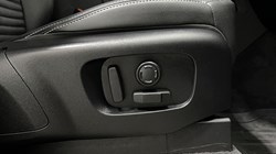 2023 (23) LAND ROVER DISCOVERY 3.0 D300 S 5dr Auto 5225585