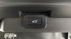 2023 (23) LAND ROVER DISCOVERY 3.0 D300 S 5dr Auto 5225616