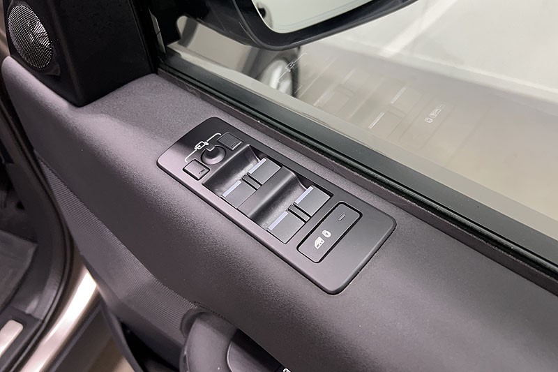 2023 (23) LAND ROVER DISCOVERY 3.0 D300 S 5dr Auto 5225583