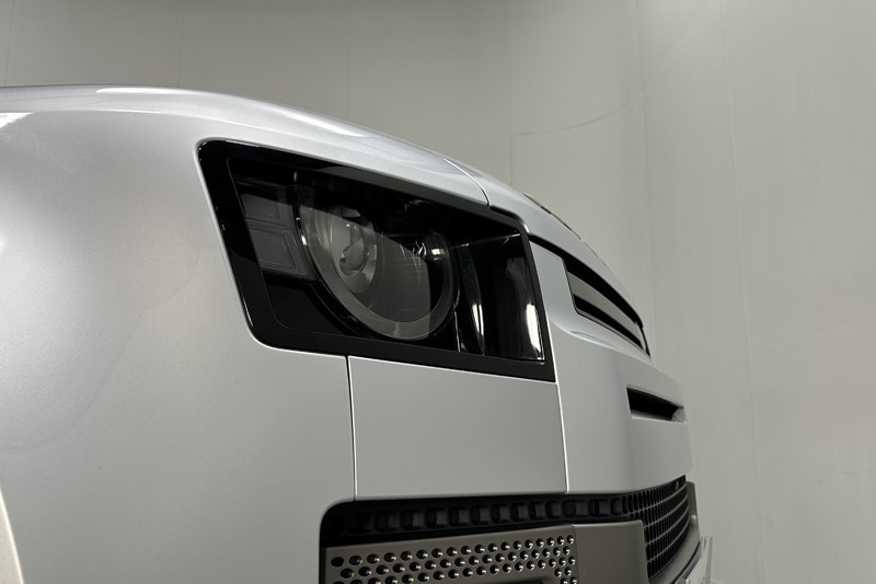 2024 (24) LAND ROVER DEFENDER 3.0 D250 X-Dynamic SE 110 5dr Auto 5230762