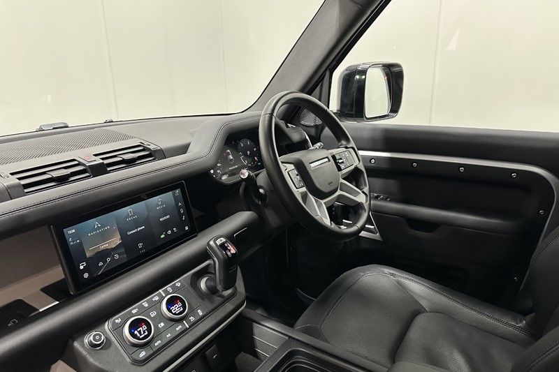 2024 (24) LAND ROVER DEFENDER 3.0 D250 X-Dynamic SE 110 5dr Auto 5230746