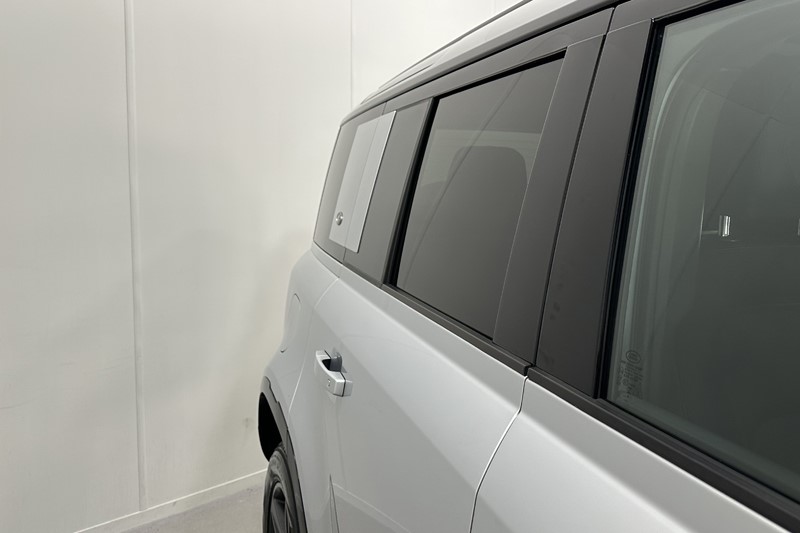 2024 (24) LAND ROVER DEFENDER 3.0 D250 X-Dynamic SE 110 5dr Auto 5230757