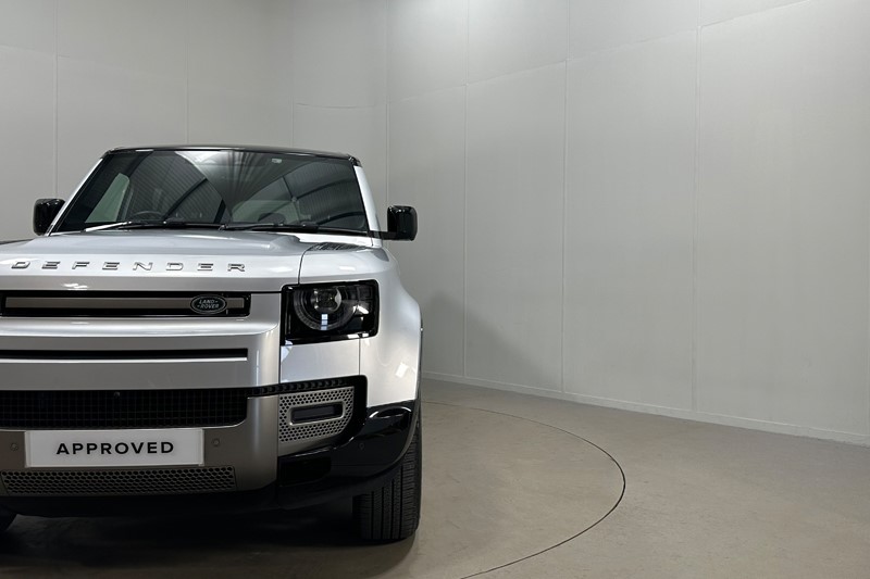 2024 (24) LAND ROVER DEFENDER 3.0 D250 X-Dynamic SE 110 5dr Auto 5230763