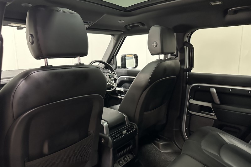 2024 (24) LAND ROVER DEFENDER 3.0 D250 X-Dynamic SE 110 5dr Auto 5230747