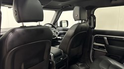 2024 (24) LAND ROVER DEFENDER 3.0 D250 X-Dynamic SE 110 5dr Auto 5230747