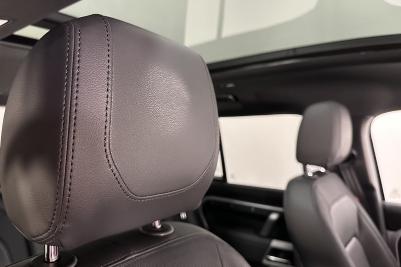 2024 (24) LAND ROVER DEFENDER 3.0 D250 X-Dynamic SE 110 5dr Auto 5230731